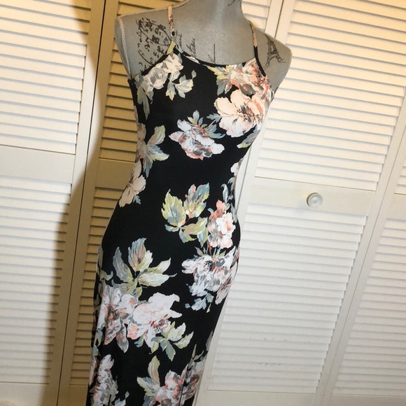 Boohoo Dresses & Skirts - BooHoo summer dress NWT